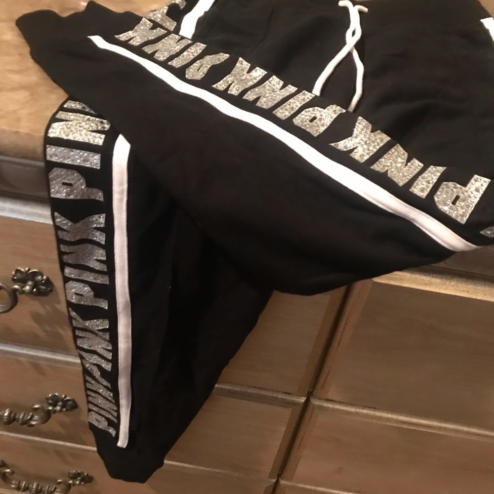 Nwt 18 vs Pink bling Campus Jogger sm